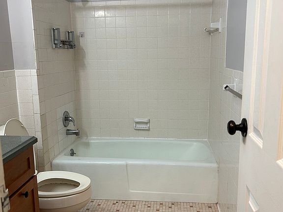 3rd image of 26 Balance Rock Rd APT 5