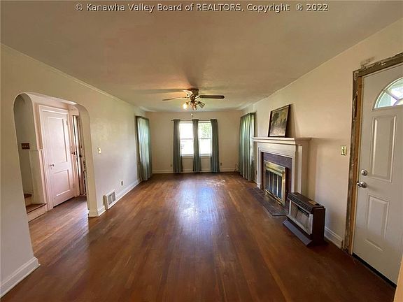 3rd image of 4415 Noyes Ave SE