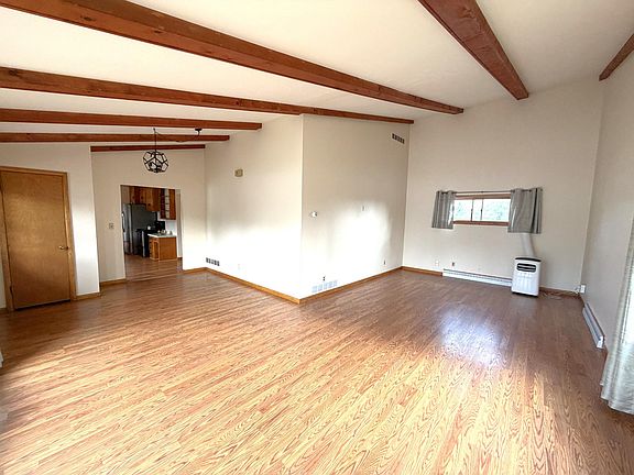5th image of 814 Hillcrest Ave