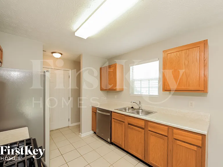 5255 Hillcrest Glenn Dr — Photo 7