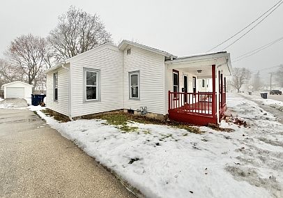 2nd image of 426 S Jackson St #1