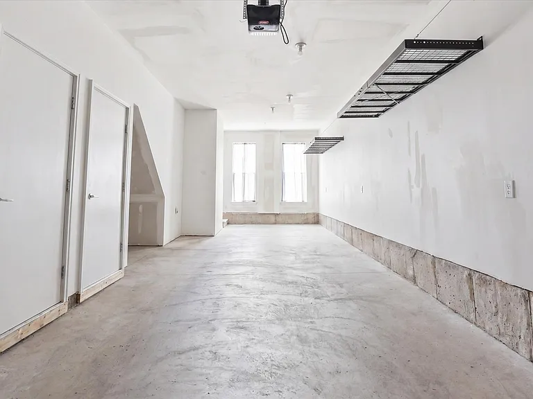 7356 Blade Dr — Photo 35