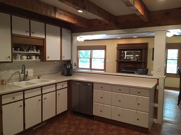 3rd image of 128 Tobler Creek Ln