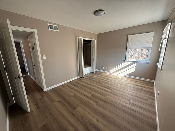 5th image of 1425 4th Ave NW