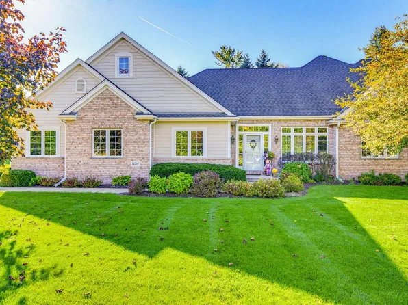 11267 N River Birch DRIVE, Mequon, WI 53092