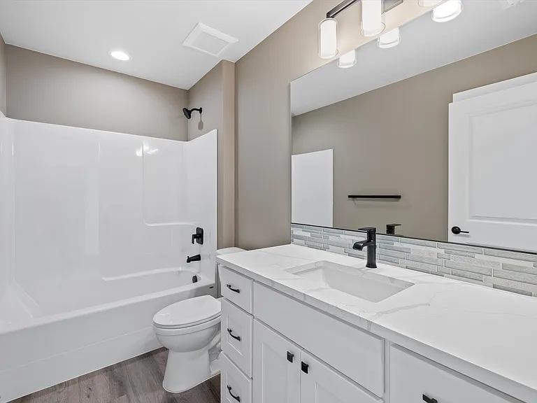 3327 S Nelson St — Photo 12