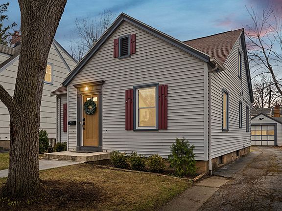 3rd image of 57 Rossiter Rd