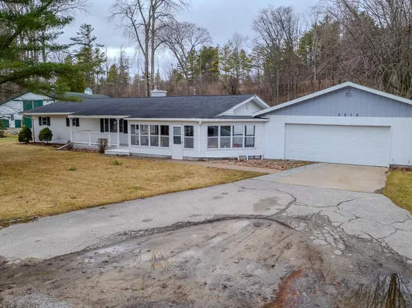 2216 Douglas Dr, Tawas City, MI 48763