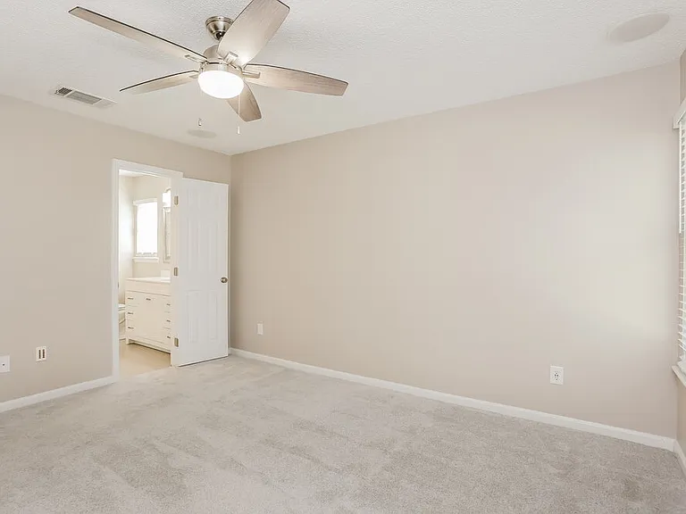 12639 Ashmore Green Dr N — Photo 11
