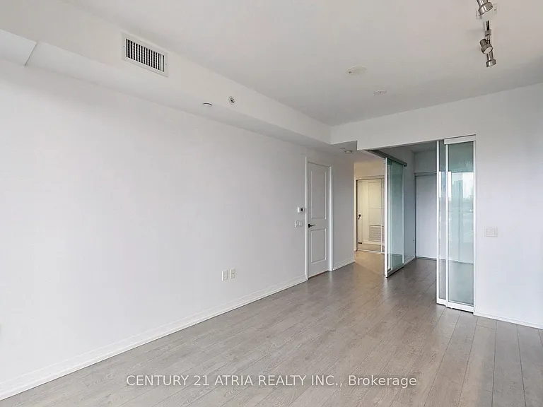 251 Jarvis St #509 — Photo 8