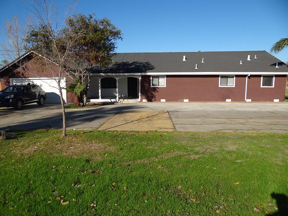 1st image of 11051 W Larch Ln