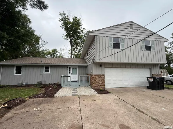1013 S Schmidt Ave, Peoria, IL 61605