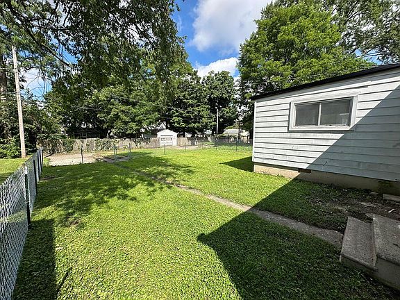 4th image of 724 S 8th St