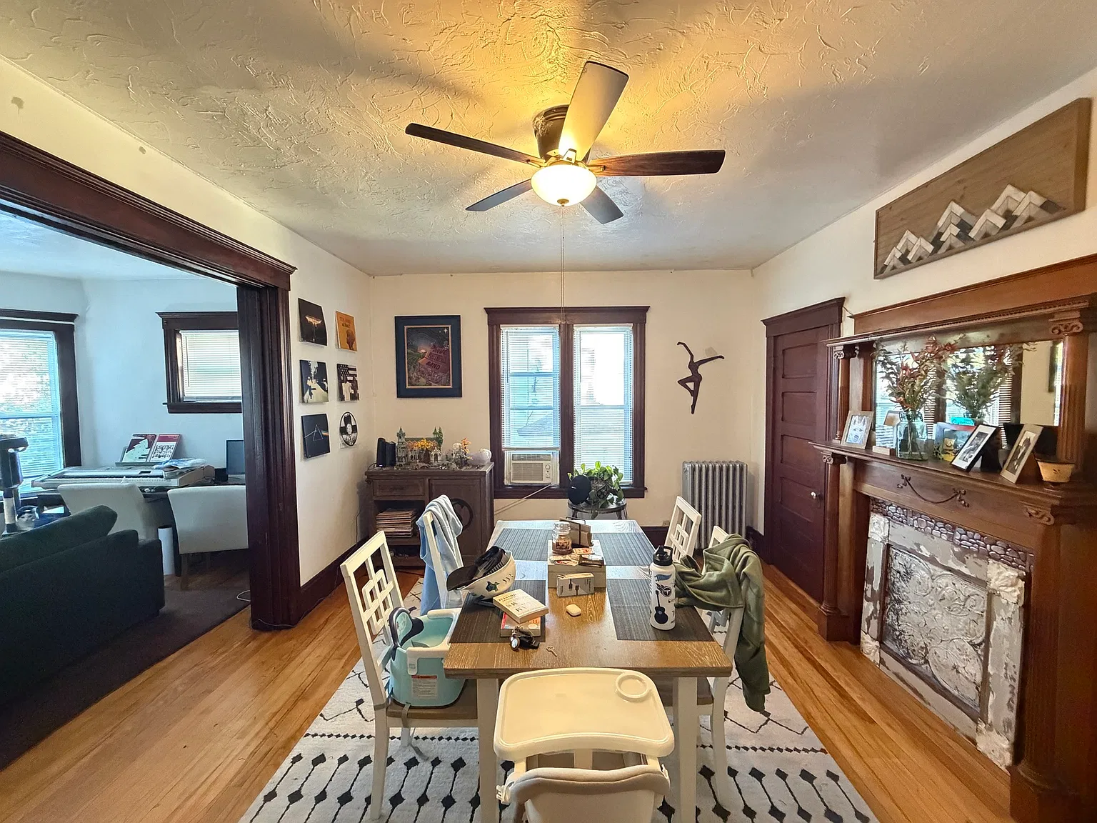 3 bed, 1.0 bath, 1357 sqft, $2,350 — Photo 3