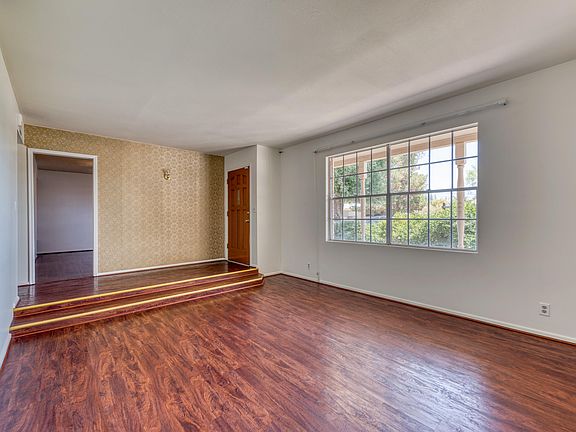 4th image of 3314 S Mariana Cir