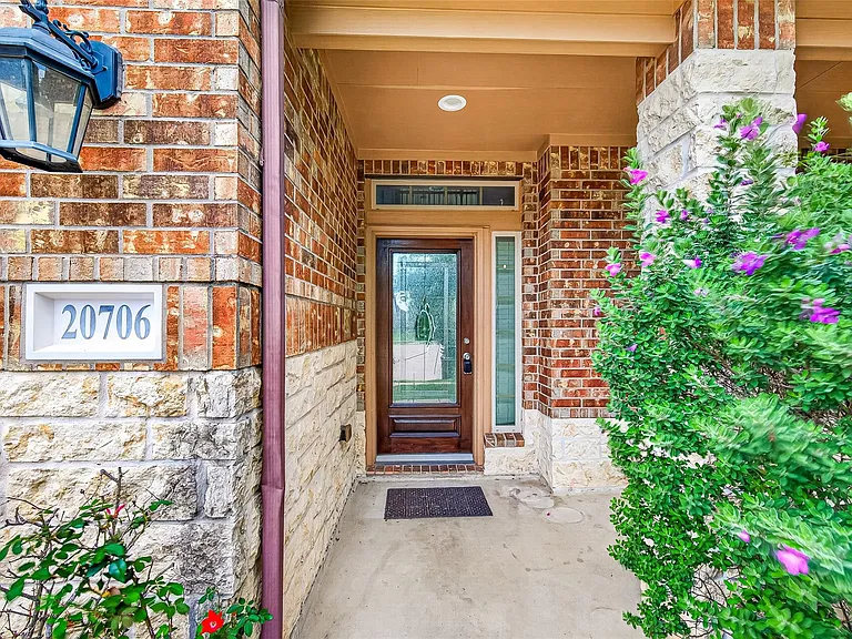 20706 Calloway Crest Ct — Photo 2