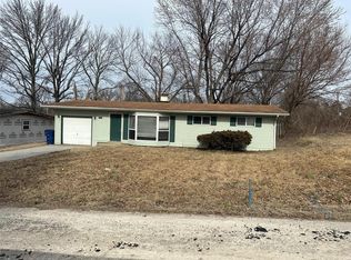 1131 Lakeview Ave, Saint Louis, MO 63138