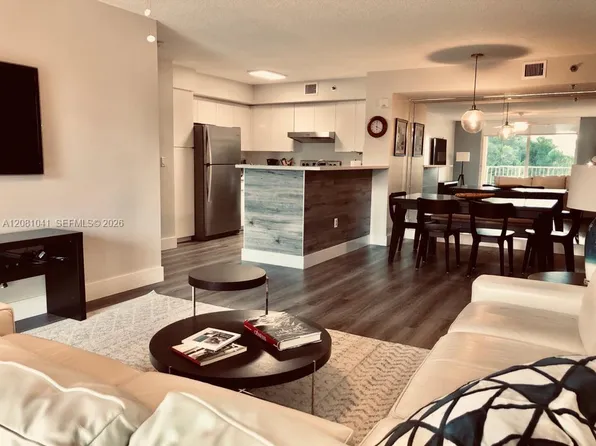 19999 E Country Club Dr, Aventura, FL