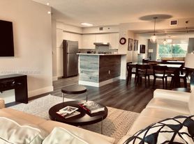 19999 E Country Club Dr