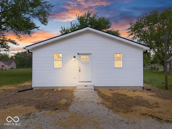 2818 D Ave, New Castle, IN 47362