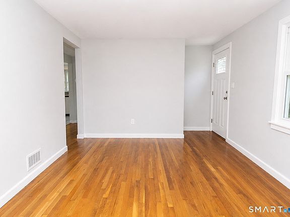 4th image of 7 Peter Street