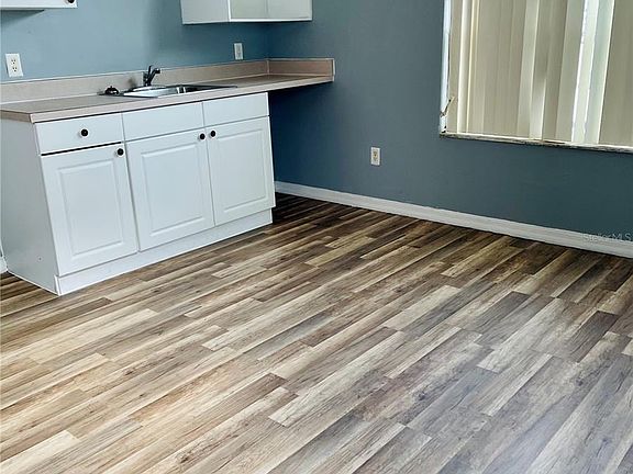 4th image of 515 Orchid Dr #B