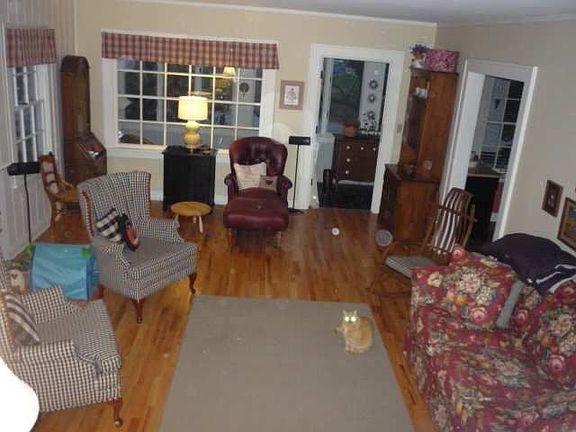 4th image of 2 Briarwood Ave