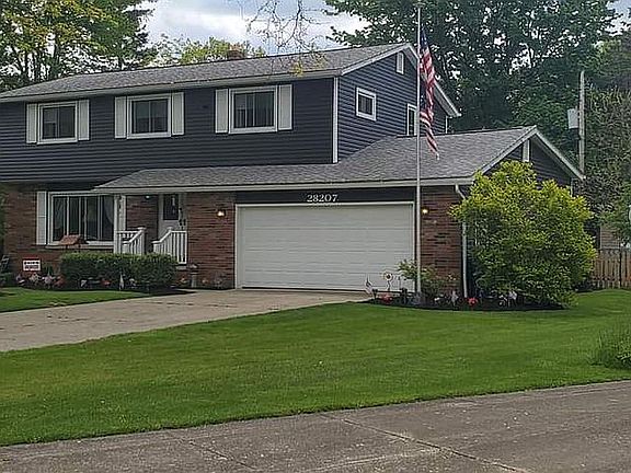 2nd image of 28207 Wisteria Dr
