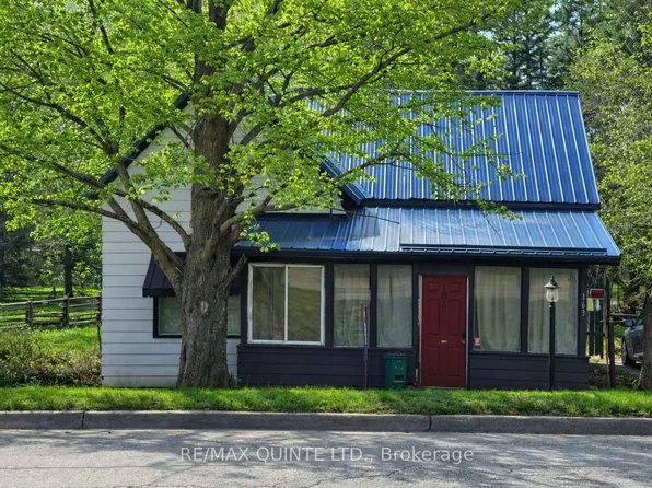163 Main St, Deseronto, ON K0K 1X0