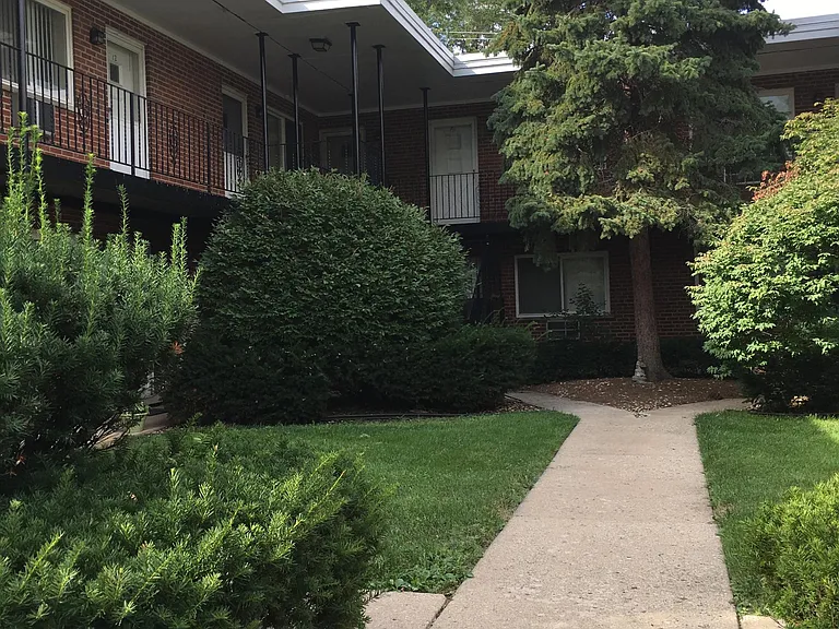 644 E North Broadway St — Photo 5