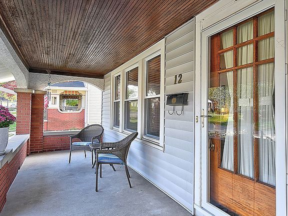3rd image of 12 Ardmore Dr