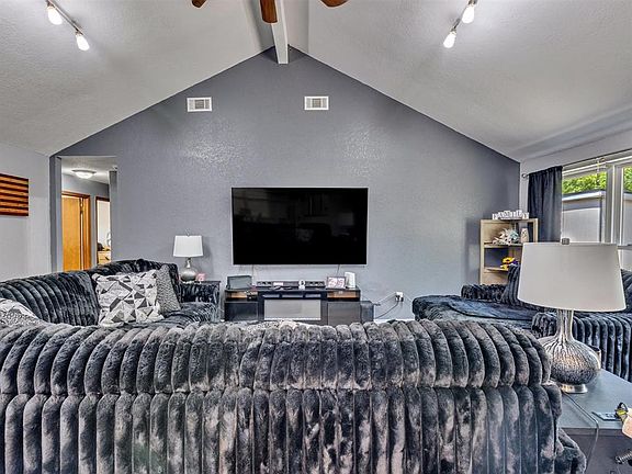 4th image of 10101 Aberdeen Dr