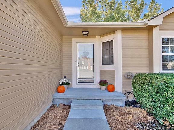 3rd image of 3724 N Rushwood Ct