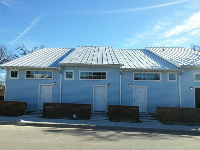 1st image of 2200 Rosewood Ave