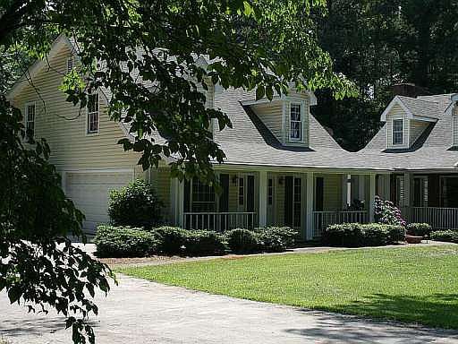 2nd image of 200 Patricia Ln