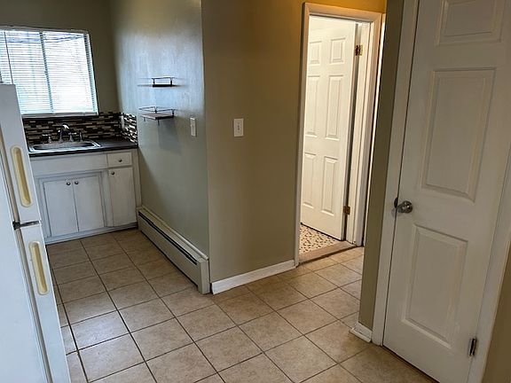 5th image of 1541 W Farnum Ave