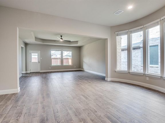 3rd image of 2056 Saint Andrews Way
