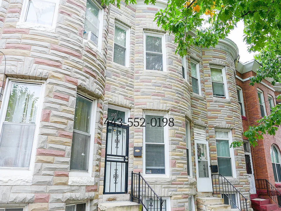 2711 Parkwood Ave