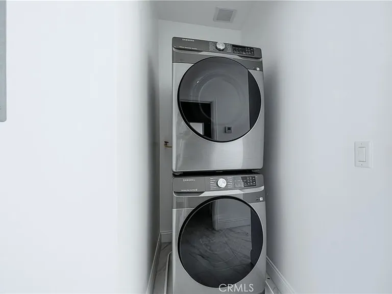 10538 La Reina Ave #4 — Photo 7
