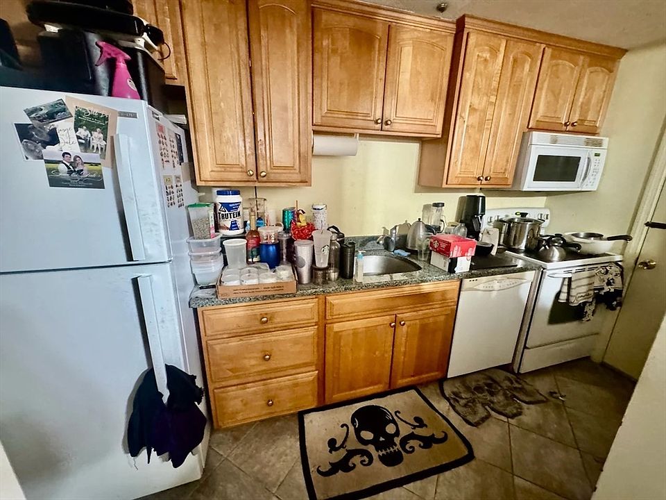 2nd image of 5 Washington St APT B2