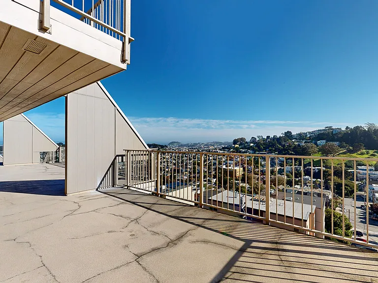 2031 Castro St #22 — Photo 2