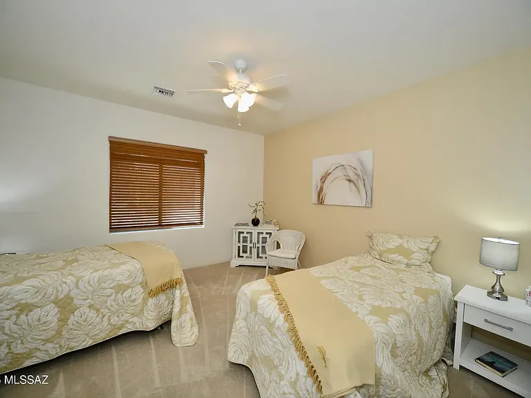733 W Shadow Wood St — Photo 15