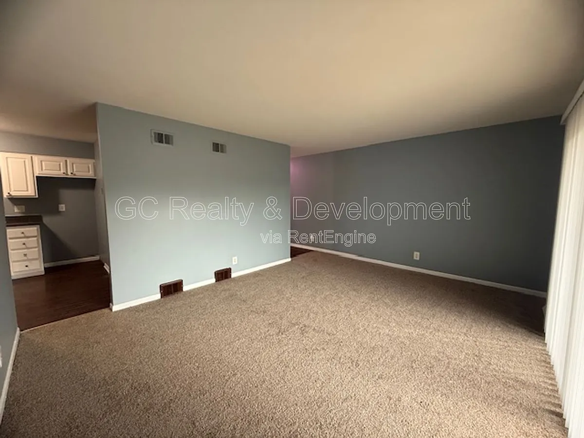 Building Photo - 7 Simpson St #A