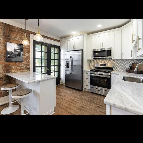 229-235 W 4th St #229 Photo 1