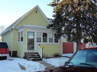 1216 S 8th St, Clinton, IA 52732