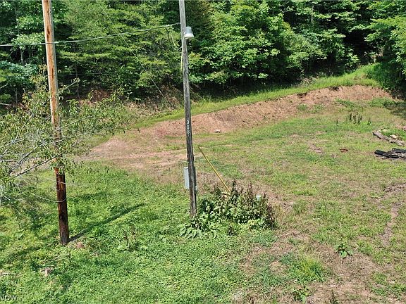 5th image of 998 Sugarcamp Rd