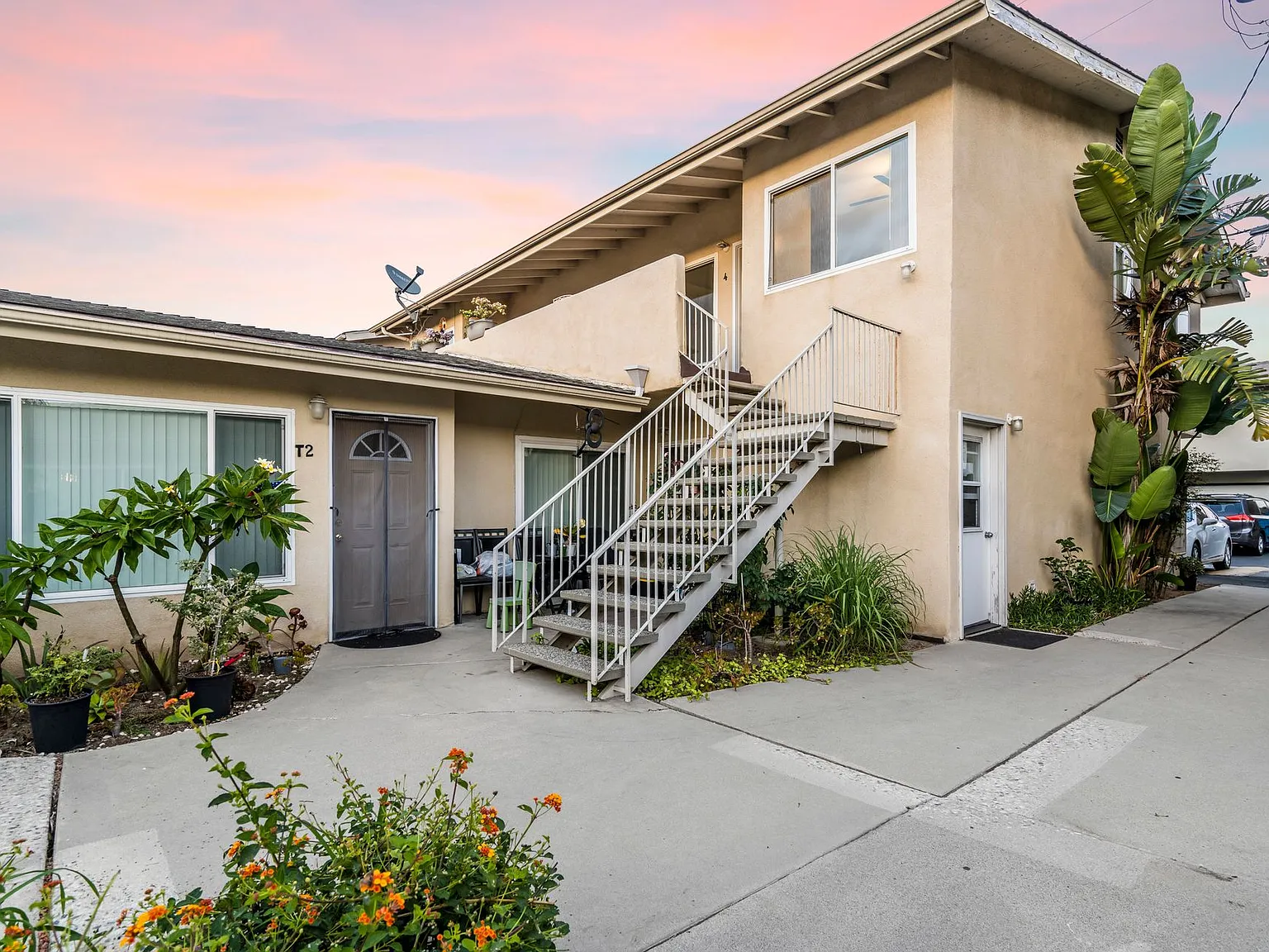 3720 Emerald St — Photo 2