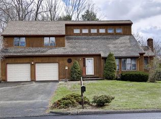 92 Lancaster Dr, Windsor, CT 06095