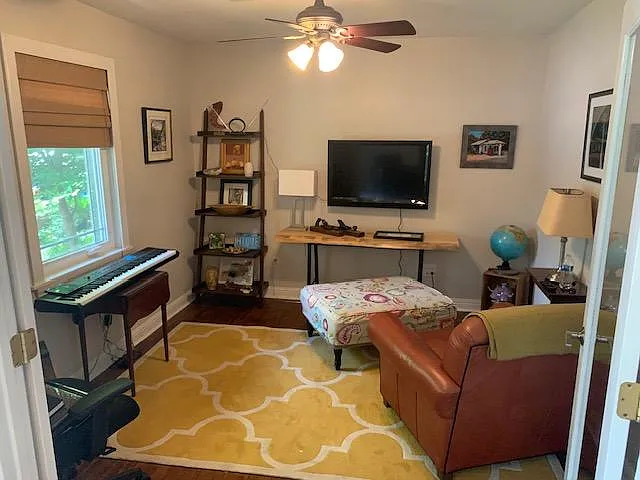 1413 McCullough Ave NE — Photo 3