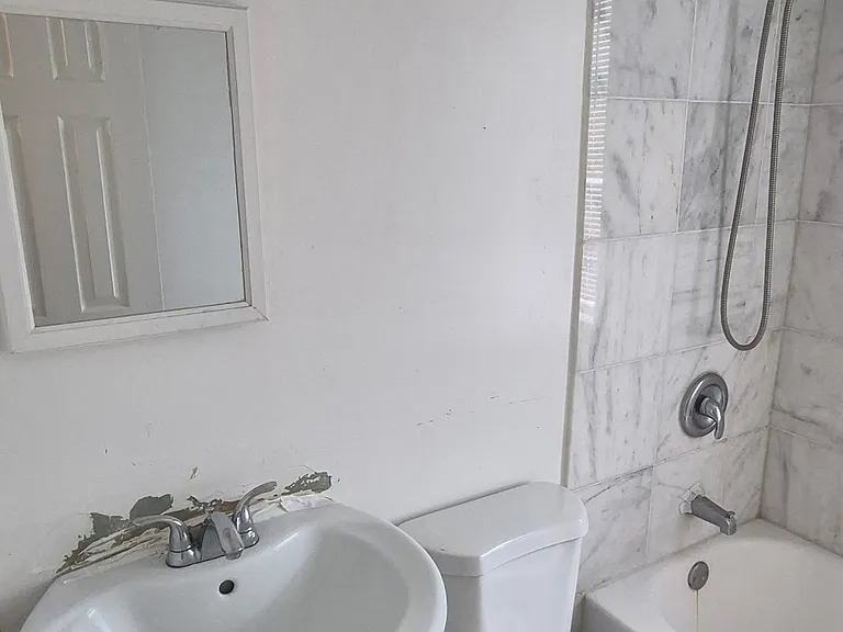 438 Main St #R — Photo 19